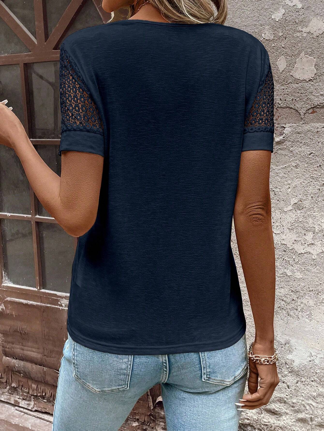 Amelia™ -  T-Shirt V-Neck Lace