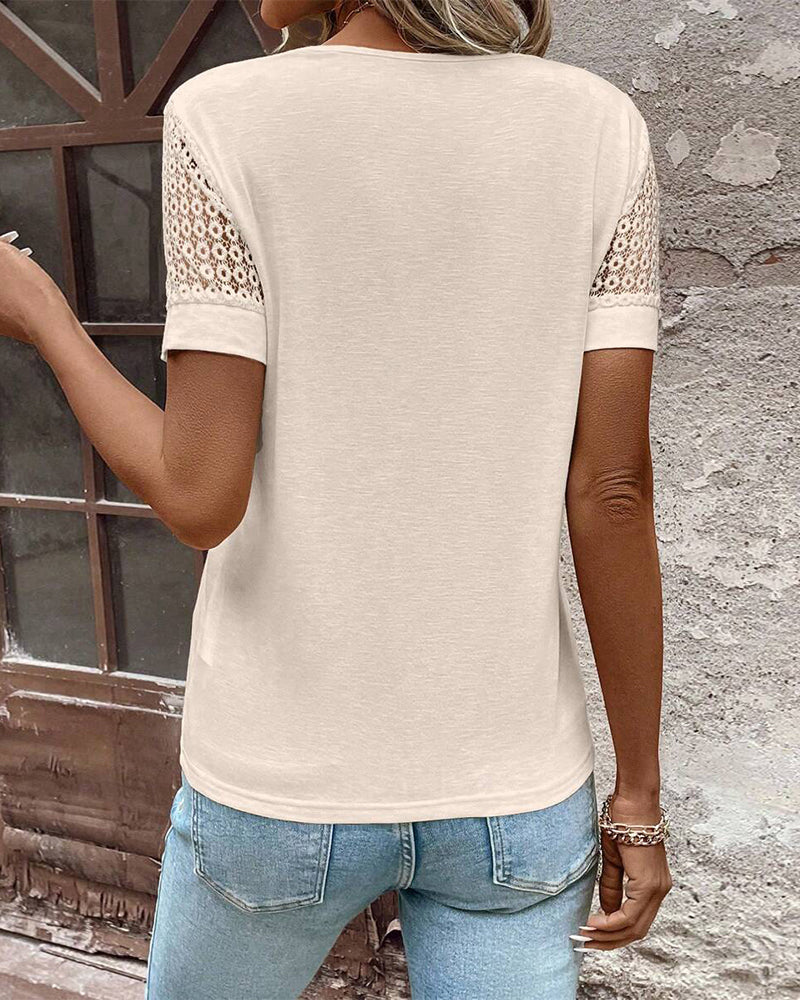 Amelia™ -  T-Shirt V-Neck Lace